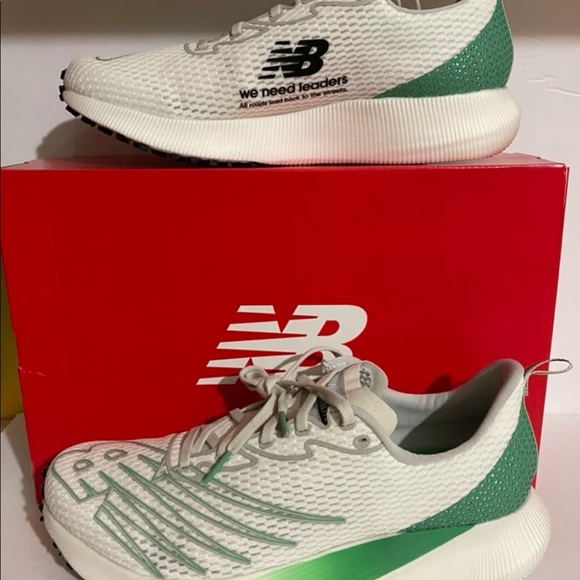 NEW BALANCE MRCELDY RUNNING FUEL CELL SZ 8